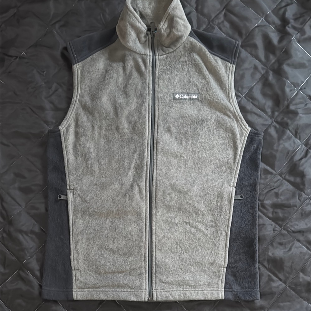 Columbia Gray and Black Fleece Vest